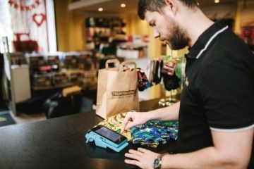 Trenýrkárna majitel terminál