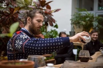 literárna čajovňa majitel