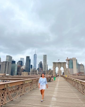Gabika Remšíkova v New Yorku na moste